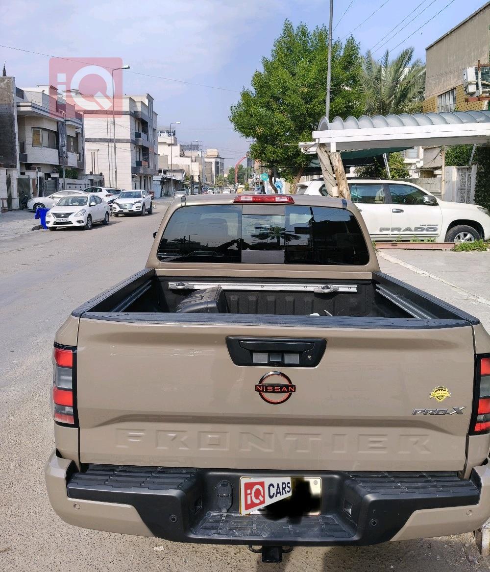 نيسان فرونتر